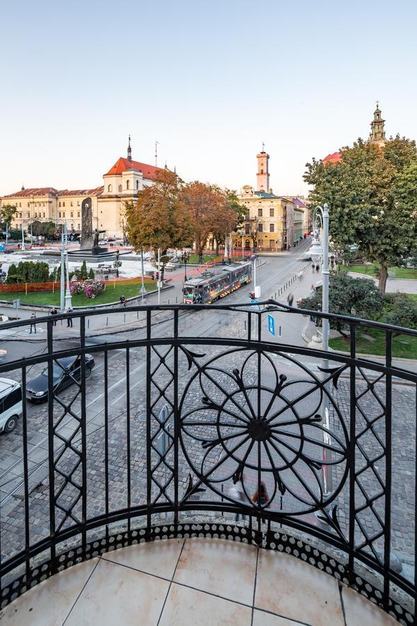 Leogrand Apartments On Doroshenka Street 1 リヴィウ エクステリア 写真