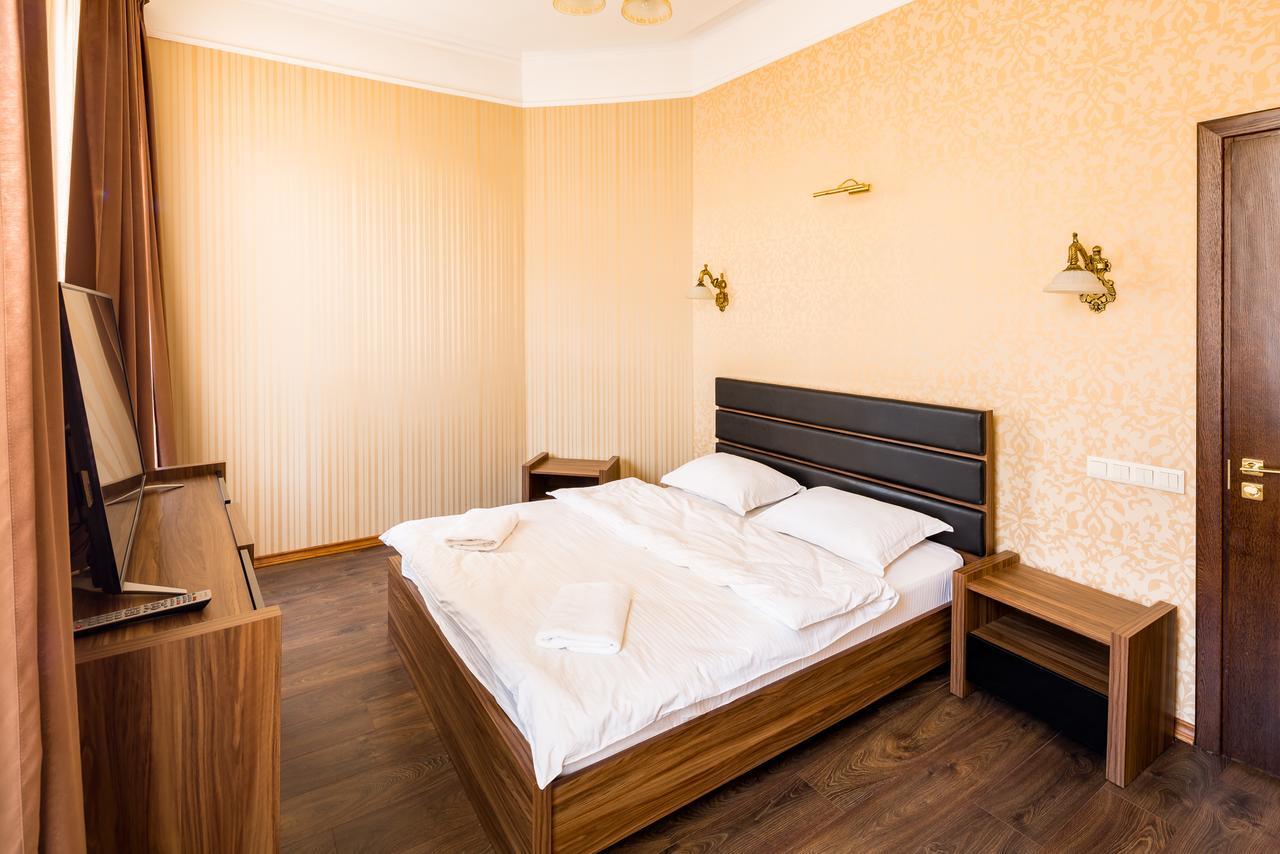 Leogrand Apartments On Doroshenka Street 1 リヴィウ エクステリア 写真