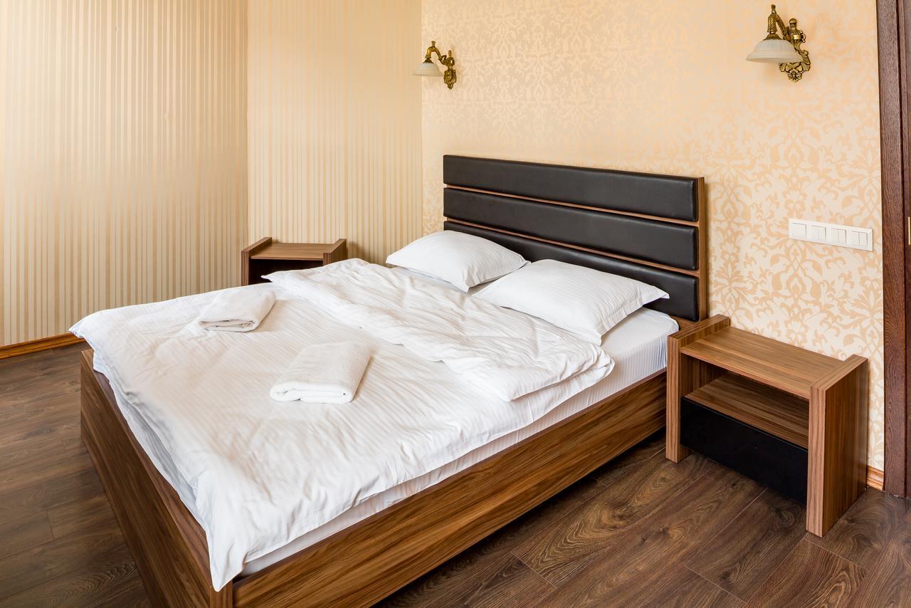 Leogrand Apartments On Doroshenka Street 1 リヴィウ エクステリア 写真